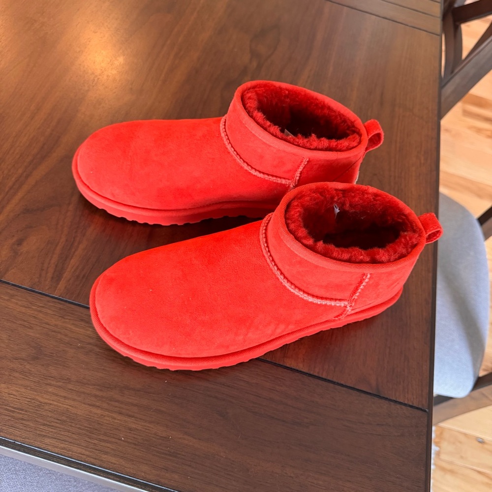 Ugg Mini Classic - image 5